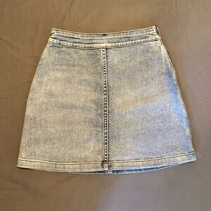 Aritzia Wilfred Donyale Denim Mini Skirt Light Wash